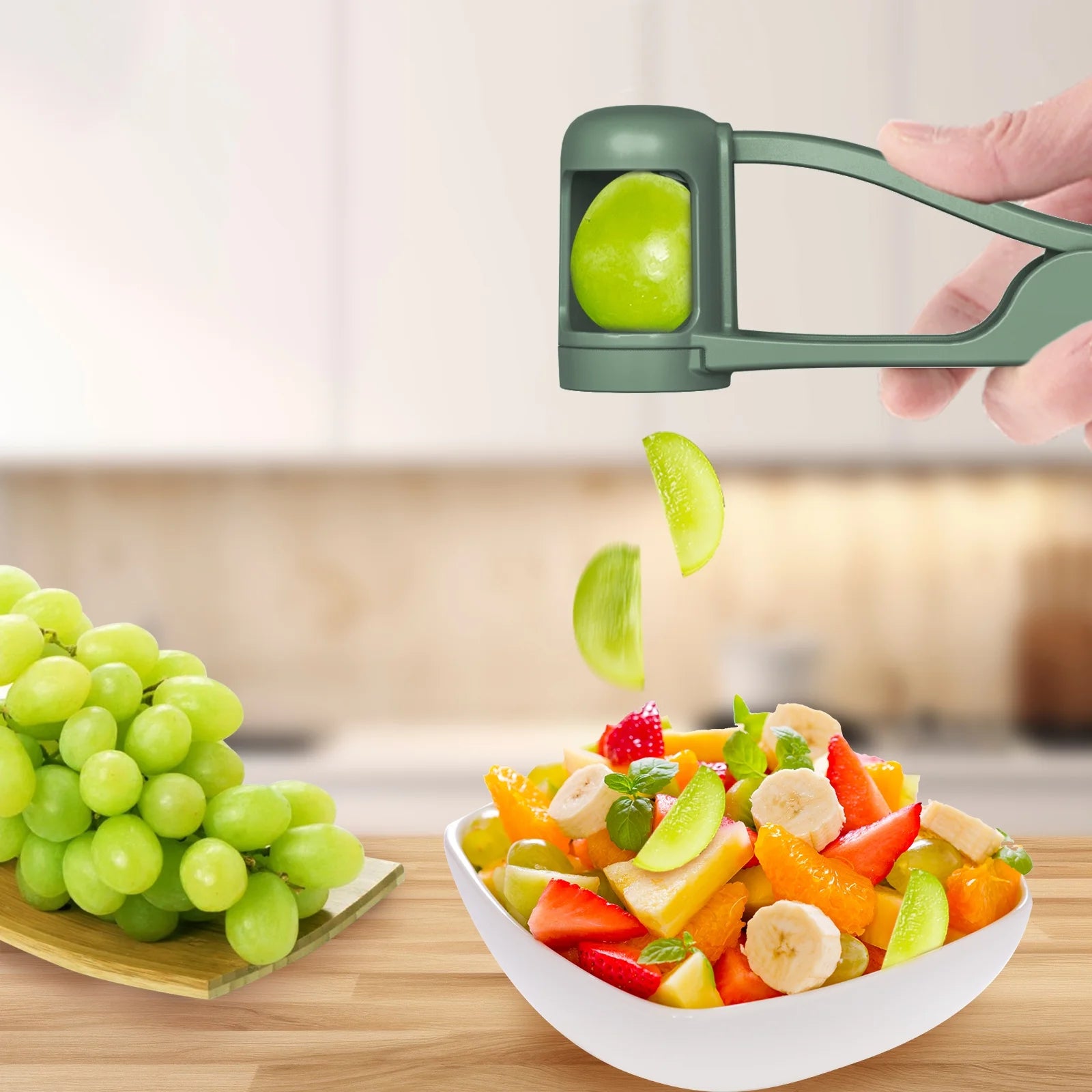 Green Grape Cutter for Toddlers 1-3,Grapes Strawberry Fruit Slicer Quarters for Salad Snacks Kitchen Tools