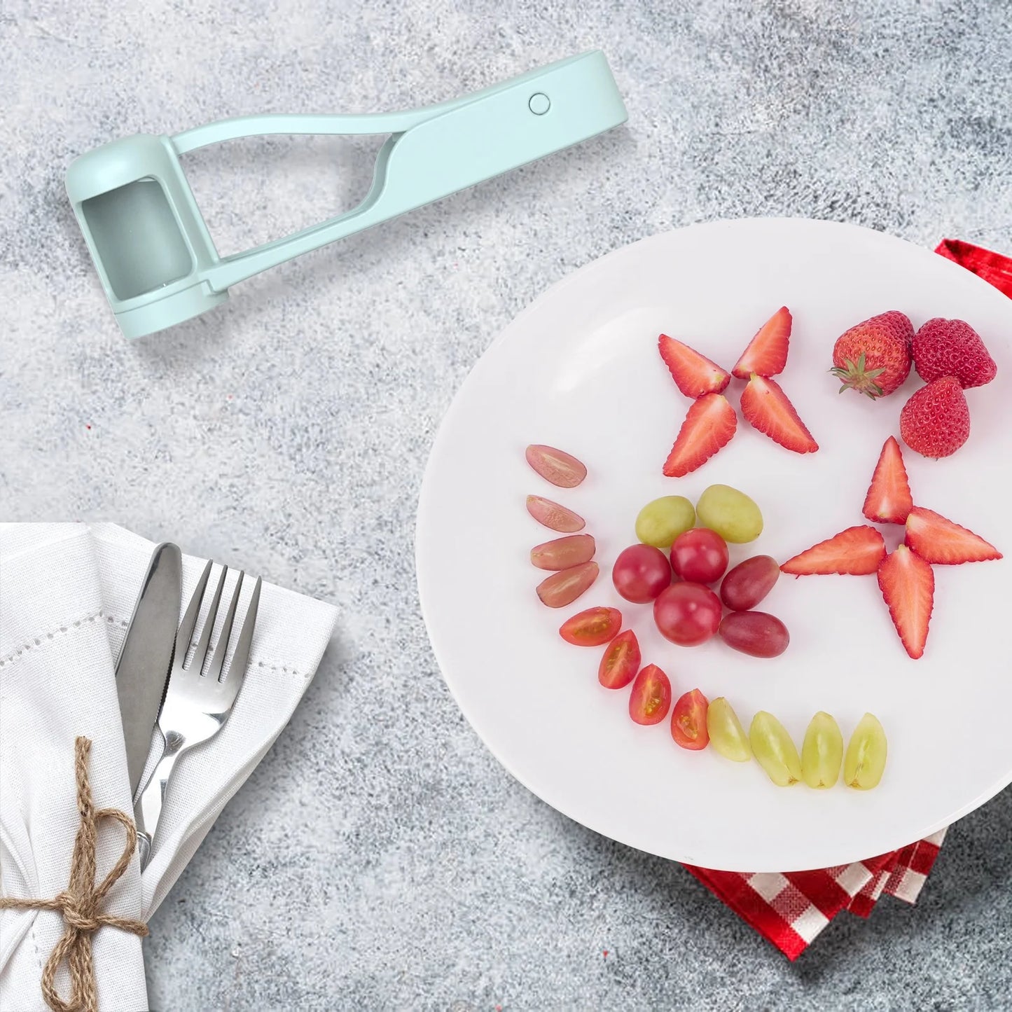 Plastic Grape Cutter for Toddlers,Tomato Strawberry Slicer Quarter for Fruit Salad Gadget